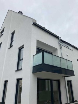 Stilvolle, neuwertige 2-Zimmer-Wohnung mit Balkon und EBK in Paderborn