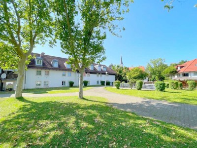Renovierte 2 Zimmer-Wohnung mit Balkon, ruhige grüne Lage mitten im historischen Ortskern von Riem