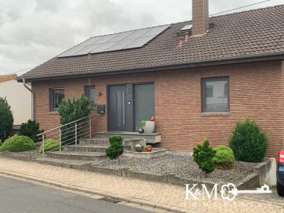 Saniertes Einfamilienhaus – 118 m² Nutzfläche im Keller, großer Garten & Garage inklusive