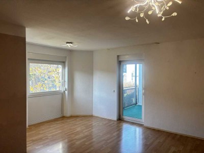 Lichtdurchflutete  EG-Wohnung mit zwei Balkonen in sehr ruhiger Wohnlage