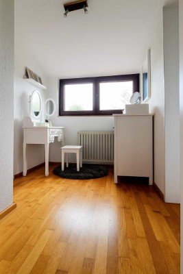 Hoch hinaus *mit kleinerem Preis* in Krefeld-Verberg– Maisonette mit Herz, Charme und grünem Blick!
