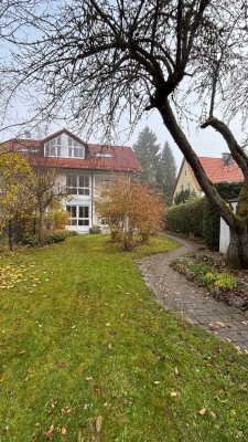 Doppelhaushälfte mit Garten in München-Trudering