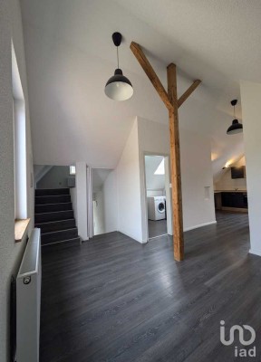 Ihr neues Zuhause: Stylische 2-Zimmer-Dachgeschosswohnung mit Blick auf den Honberg