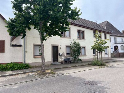 Kapitalanlage, Wohnhaus mit 3 Wohneinheiten Bad Krozingen, 358000 € VKP