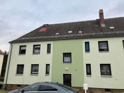 Gemütliche 2-Zimmer mit Laminat und EBK in guter Lage!