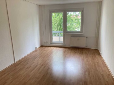 3 Zimmer mit Balkon...!