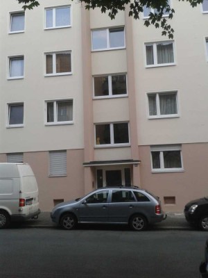 4 Zimmer Wohnung mit Balkon