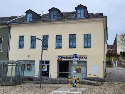 NEU sanierte 3-Raum Wohnung im Stadtzentrum von Treuen