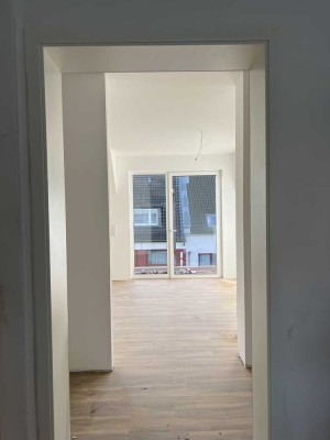 Elegante Dachgeschosswohnung mit Balkon und Aufzug (4) | Barrierefrei! | ab sofort verfügbar!