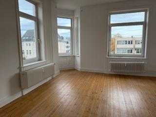 Schöne Altbauwohnung in beliebter Wohnlage - bezugsfrei!