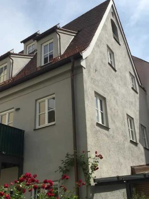 Wohnen mit Geschichte – charmante Maisonette im Einzeldenkmal in ruhiger Umgebung