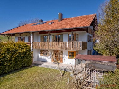 Familientraum - Großes Haus in idealer Südausrichtung - 3 x Garage / EBK / 200m² Wfl. / Top-Zustand!