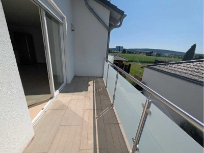 Top Wohnung- 4 Zimmer mit Carport und Balkon