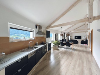 Attraktives 1-2 Familienhaus – Arbeiten und Wohnen unter einem Dach