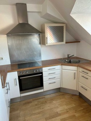 Helle und moderne 3.5 Zimmer Wohnung mit Balkon, TG und EBK