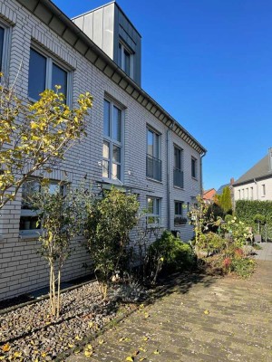 Einziehen und wohlfühlen - geräumiges Reihenhaus in Hitdorf