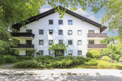 Bezugsfreie, helle 3-Zi-Wohnung mit 2 Balkonen und Tiefgaragenstellplatz nahe dem Starnberger See