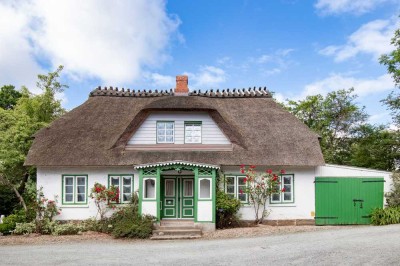 SANIERUNGSBEDÜRFTIG: Kleinod in schönster Lage ganz nahe der Ostsee