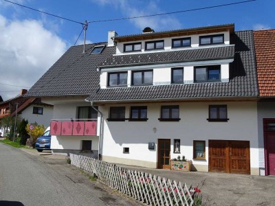 Modernes Zweifamilienhaus mit viel Platz in Bonndoref-Ortsteil