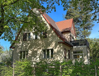 Geräumige - 9 Zimmer Villa in Potsdam Stern mit tollem Naturgrundstück
