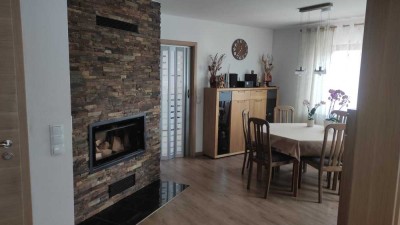 Freundliche und modernisierte 3,5-Zimmer-Erdgeschosswohnung mit geh. Innenausstattung mit Terrasse