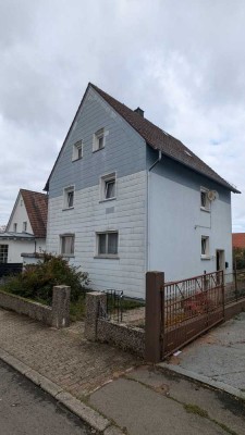 Großes Wohngebäude in ruhiger Lage von Höhfröschen