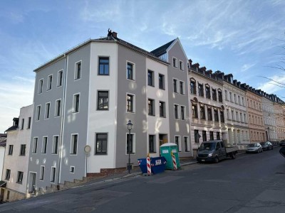 Erstbezug nach Sanierung mit Balkon: Ansprechende 2-Raum-Wohnung in Reichenbach