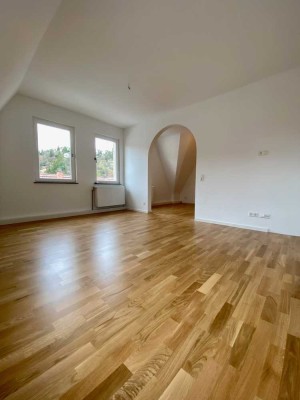 Stilvolle 3-Zimmer-Altbau Dachgeschosswohnung