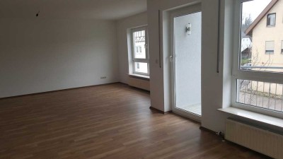 Sonnige Wohnung mit Balkon