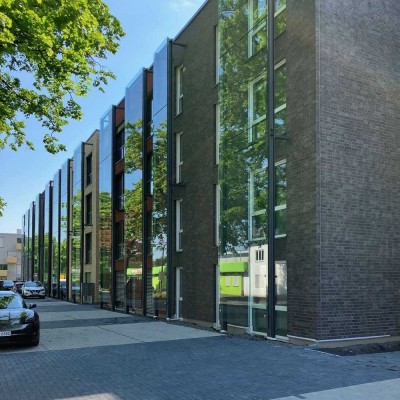 Hochwertige Traumwohnung mit großer Loggia im Zentrum - Neubau!