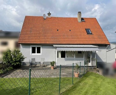 Attraktives Einfamilienhaus mit sechs Zimmern (neuwertige Einbauküche) in Erbach-Günterfürst