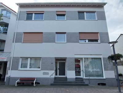 Modernisierte 3-Zimmer-Wohnung mit Balkon in Bad Lippspringe