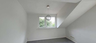 lichtdurchflutete Wohnung mit toller Aussicht OT Diedelsheim