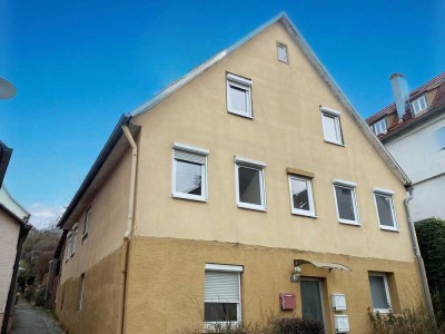 Freistehendes Wohnhaus mit Garten