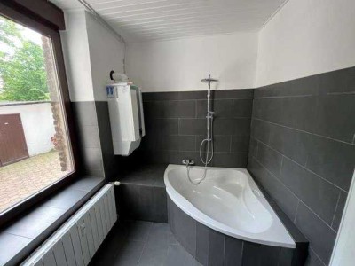 Frisch renovierte Erdgeschosswohnung direkt am Rhein