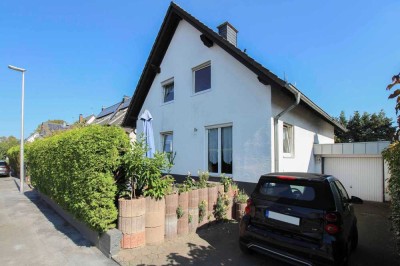 Freistehendes Einfamilienhaus mit Einliegerwohnung in zentraler Lage von Siegburg-Stallberg