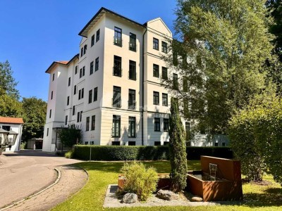 Stilvoll sanierte 3-Zimmer-Wohnung im Schloss Straßberg– Wohnen im Denkmal in Bobingen