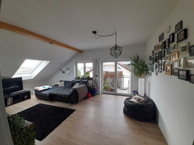 Helle 3-Zimmer Dachgeschosswohnung mit Balkon in Gilching