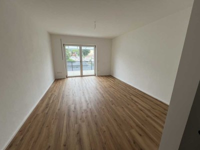 Exklusive, neuwertige 1-Raum-Wohnung mit gehobener Innenausstattung mit Balkon in Mengkofen