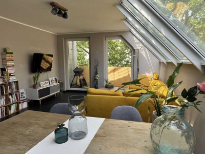 Geschmackvolle, neuwertige 2-Zimmer-Wohnung mit gehobener Innenausstattung mit EBK in Köln Ehrenfeld