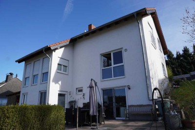 Traumhaftes Einfamilienhaus mit Einliegerwohnung und Panoramablick in 35647 Waldsolms-Hasselborn