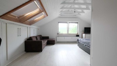 Sichere Mieteinnahmen: Vermietete Dachgeschosswohnung für Kapitalanleger