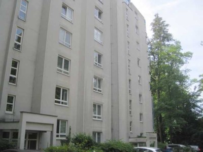 Top Lage! Renovierte 3-Zimmer-Stadtwohnung mit Einbauküche