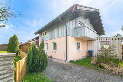 Für Familien bestens geeignet: Doppelhaushälfte mit idyllischem, kleinen Garten in ruhiger Lage!