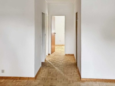 Gut geschnittene 3,5-Zimmer-Wohnung mit Loggia in Pinneberg, Ortsteil Thesdorf