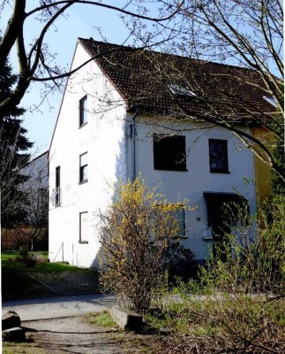 Günstige 5-Zimmer-Doppelhaushälfte in Dresden Langebrück/Schönborn