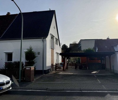 Seltene Gelegenheit: Doppelhaushälfte plus Baugrundstück in zweiter Reihe