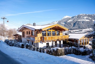 Bezugsfertiges High-End-Chalet in Kitzbühel – Ski-In/Ski-Out (05964)