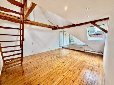 MODERNISIERTE ALTBAUWOHNUNG MIT LOGGIA UND GALERIE !!!