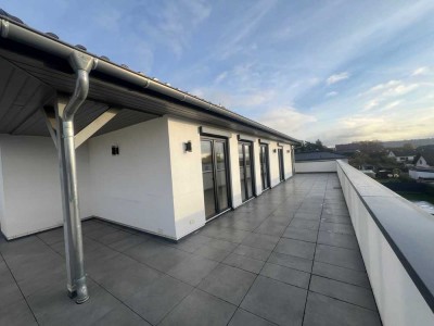 Luxuriöses Penthouse mit 3 Zimmern und Balkon in Reiskirchen